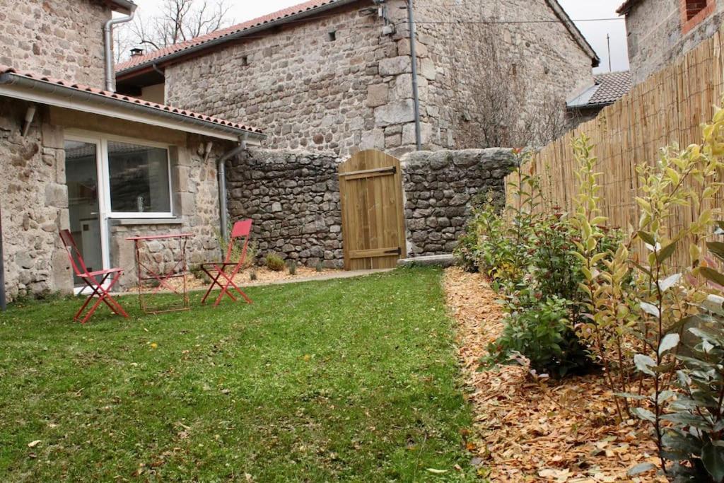 Superbe Appartement Avec Jacuzzi Et Jardin Prive Marlhes 외부 사진