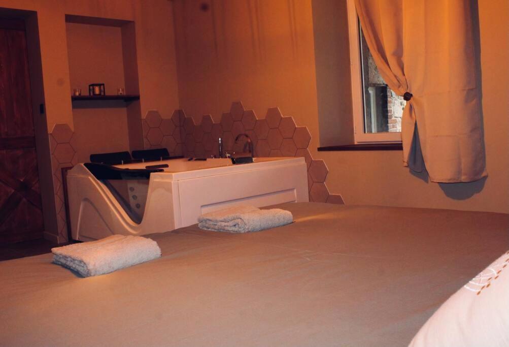 Superbe Appartement Avec Jacuzzi Et Jardin Prive Marlhes 외부 사진