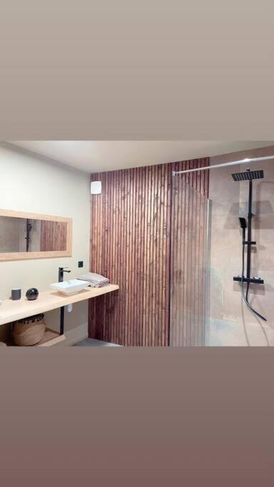 Superbe Appartement Avec Jacuzzi Et Jardin Prive Marlhes 외부 사진